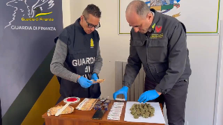 Pesaro - Chewing gum dal gusto "stupefacente", arrestato trentenne